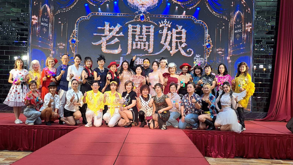 最強女力齊聚歡度中秋　臺南市南臺老闆娘協會近百桌復古派對嗨翻