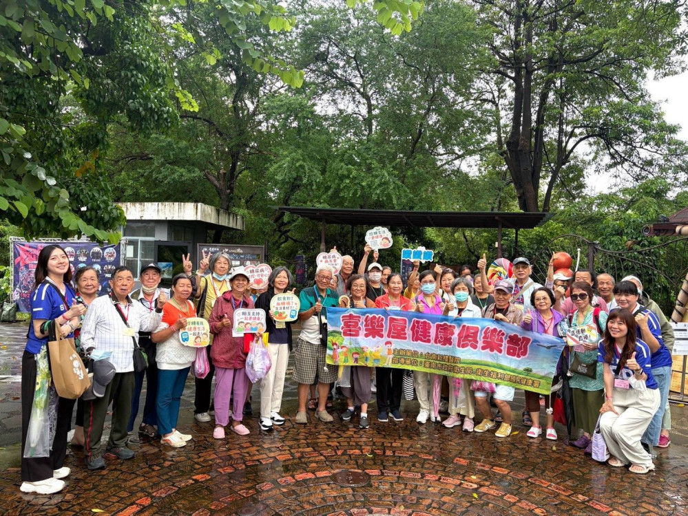台南新樓喜樂屋健康俱樂部戶外衛教 攜手糖尿病友走進十鼓文創