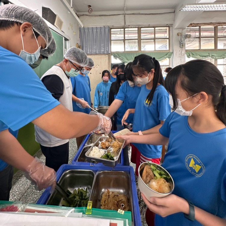 開學吃什麼？臺南校園午餐升級　「8果6乳」加碼在地食材