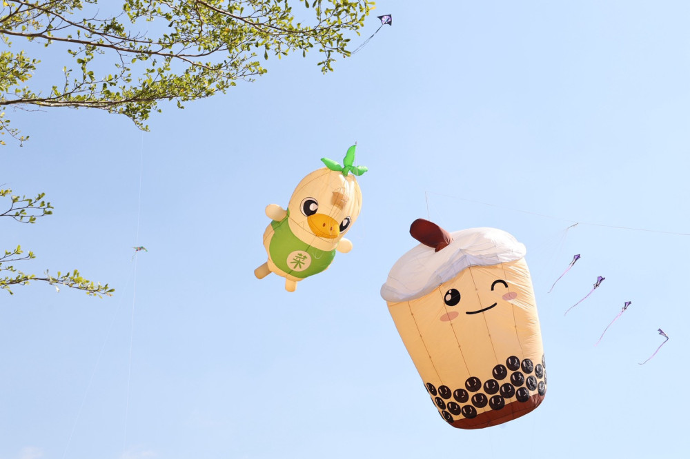 菜奇鴨首度化身大型風箏！曾文風箏嘉年華登場　臺灣味×臺南甜嗨翻雙十連假