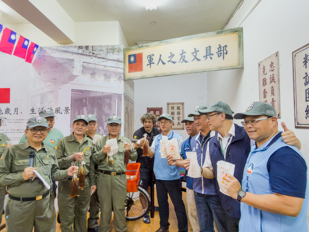 號召老英雄歸隊！金門老兵召集令復刻「金馬部隊隊徽祈福牆」