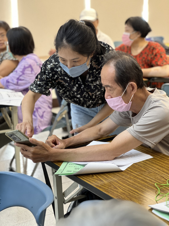 臺南勞工局推AI職涯探索工作坊　助中高齡者重拾求職信心