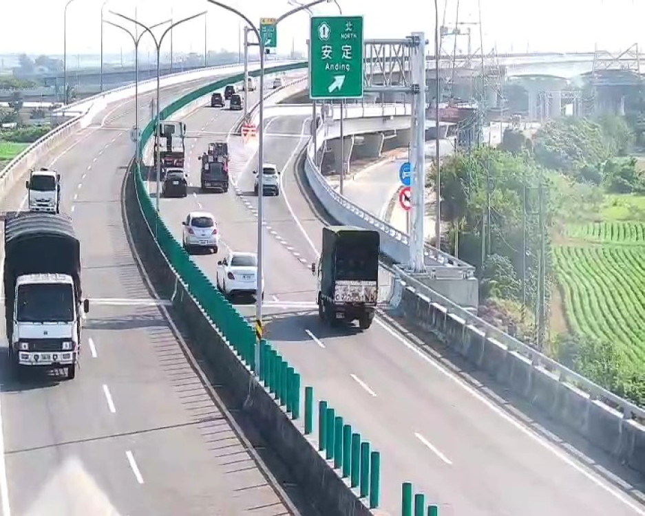 國1銜接臺南北外環交流道通車　尖峰車流增近四成、交通局啟動智慧號控