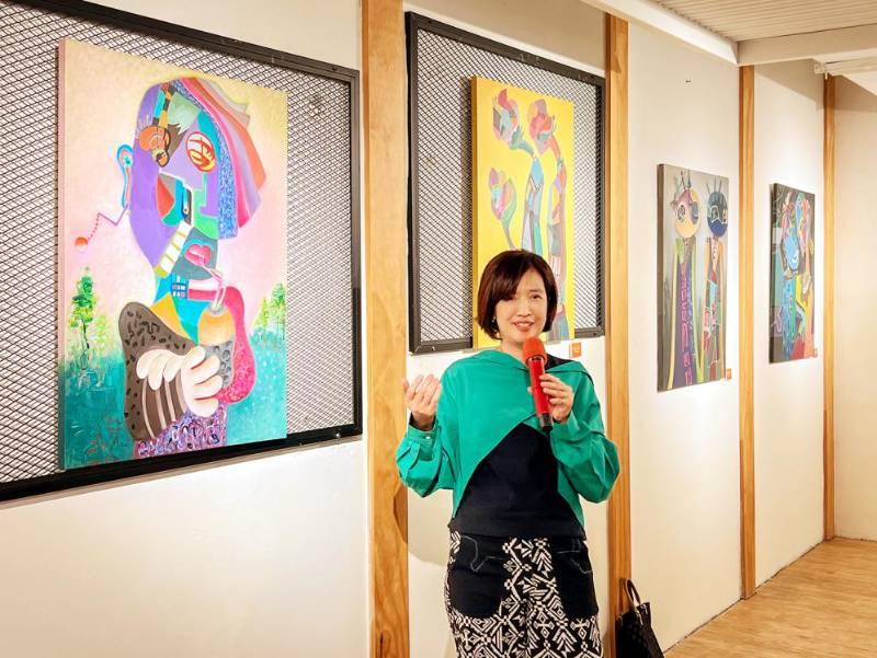 營造咖啡館藝文沙龍　「純粹時光」紫芹藝術個展即日起至竹市路易莎武陵店展出